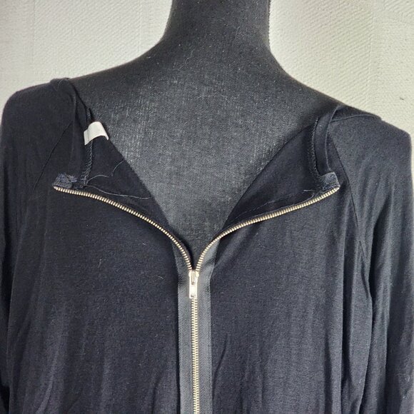 Love In Brand Black LS Rayon Span Reversible Drop Shoulder 1/2 Zip Top Size L - Picture 14 of 16